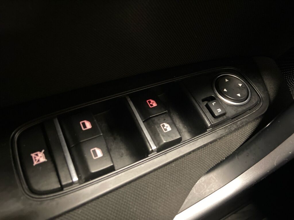 Kia Ceed 2022 Punainen