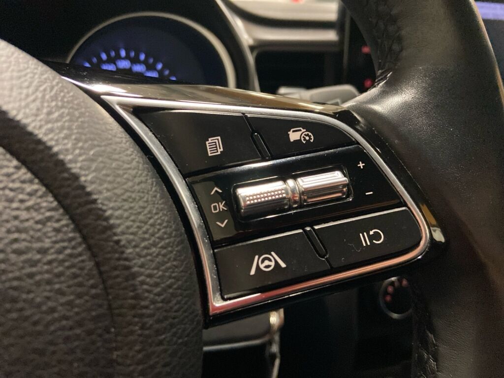 Kia Ceed 2022 Punainen