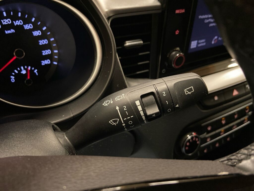 Kia Ceed 2022 Punainen