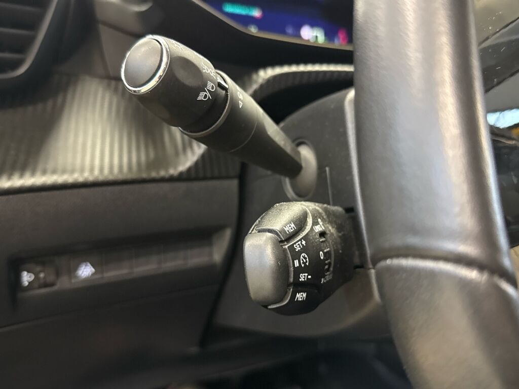 Peugeot e-208 2022 Keltainen