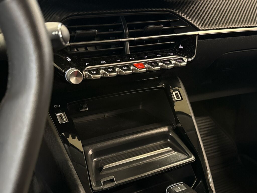 Peugeot e-208 2022 Keltainen