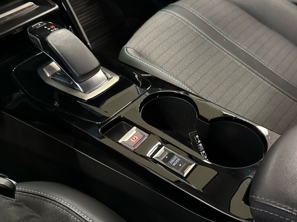 Peugeot e-208 2022 Keltainen