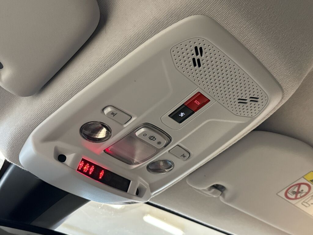 Peugeot e-208 2022 Keltainen