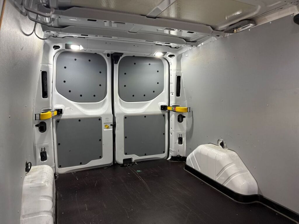 Ford Transit Custom 2021 Valkoinen