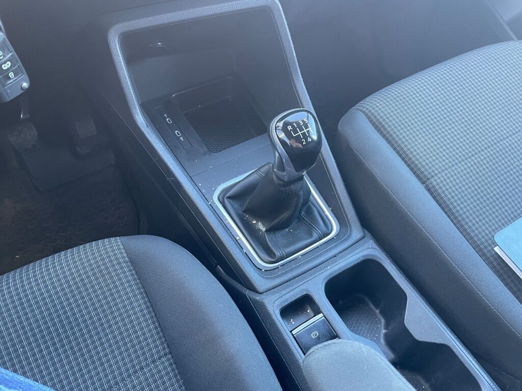 Volkswagen Caddy 2022 Punainen