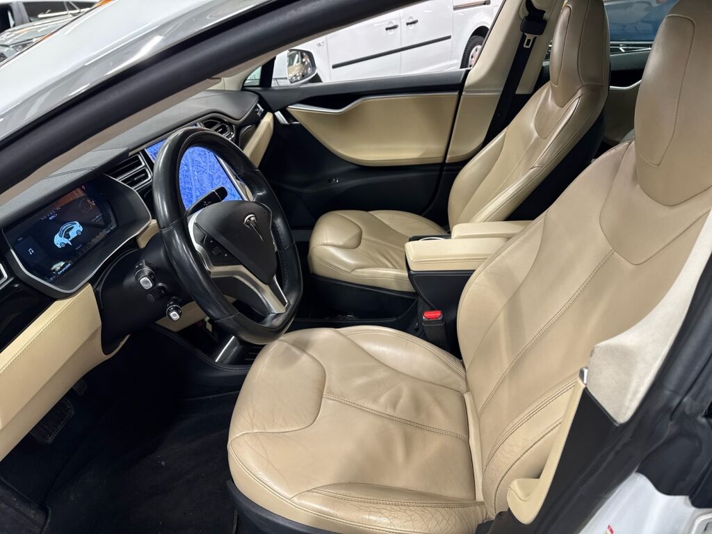 Tesla Model S 2015 Valkoinen