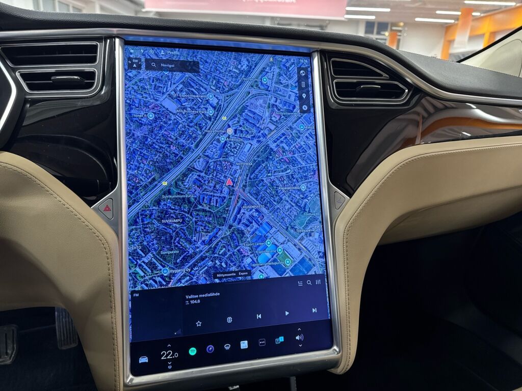 Tesla Model S 2015 Valkoinen