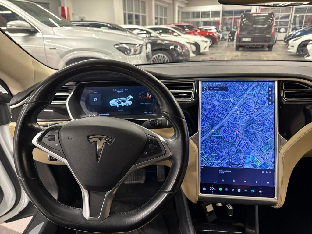 Tesla Model S 2015 Valkoinen