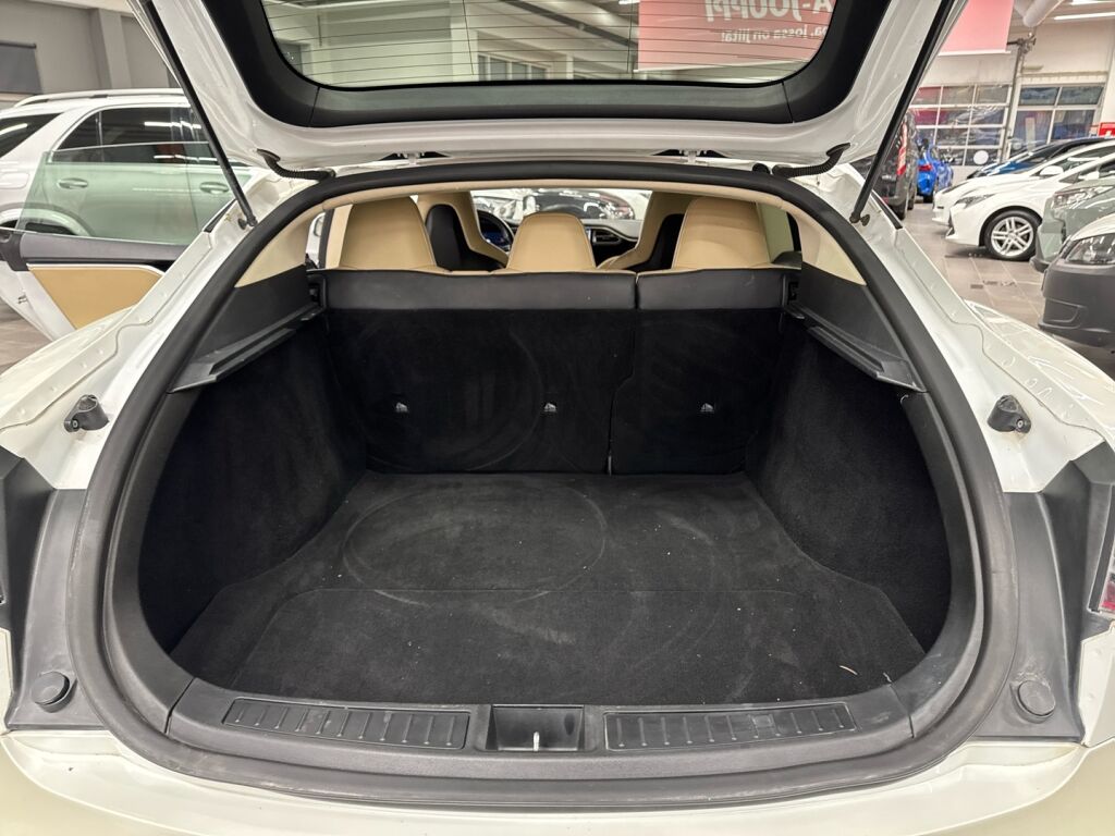 Tesla Model S 2015 Valkoinen