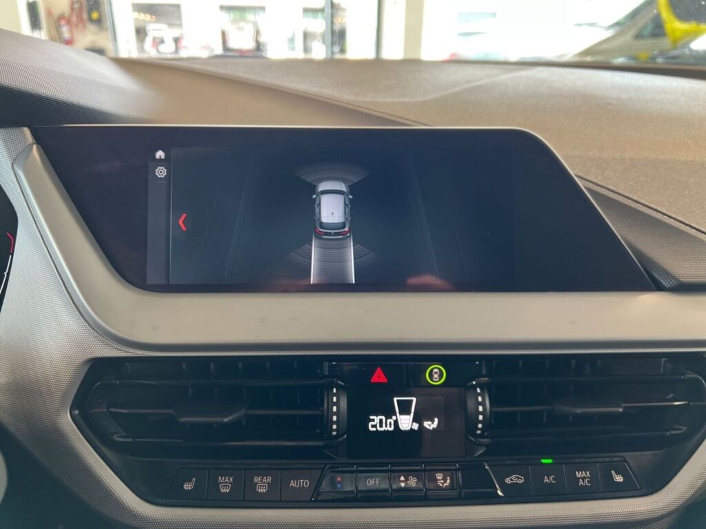 BMW 118 2020 Musta