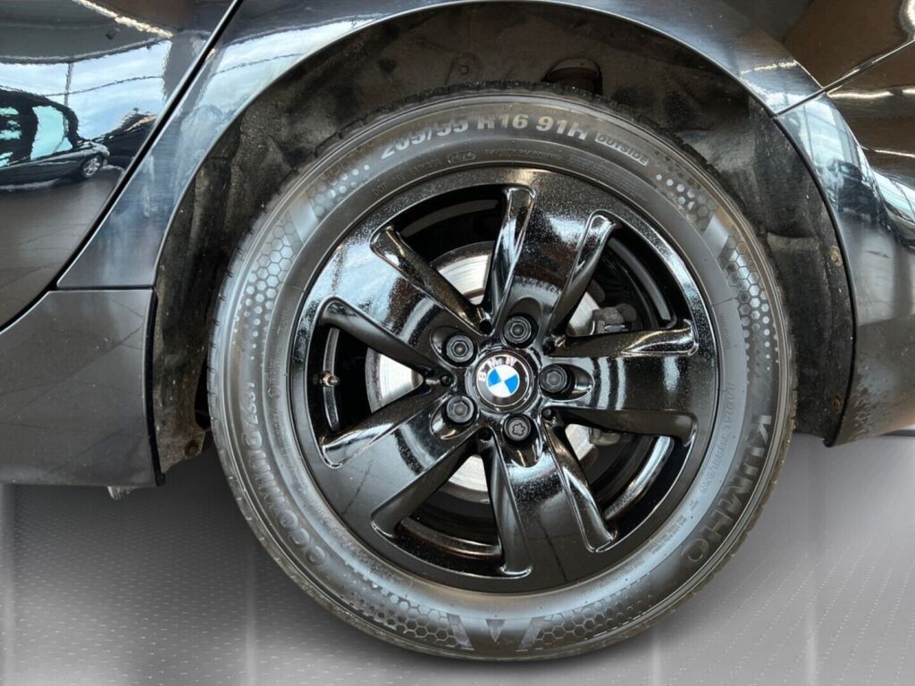 BMW 118 2020 Musta