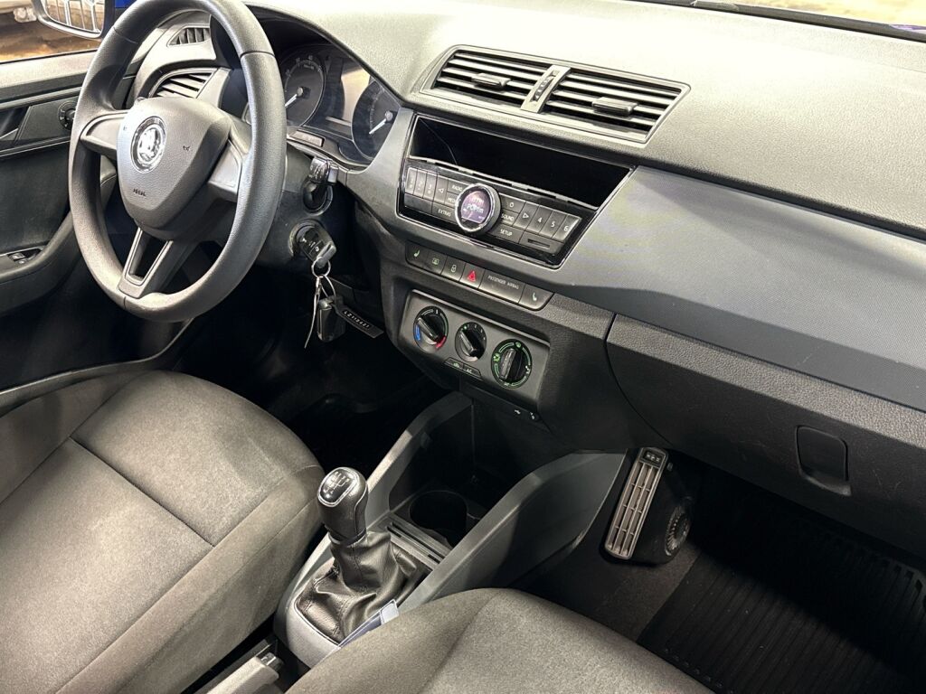 Skoda Fabia 2020 Sininen