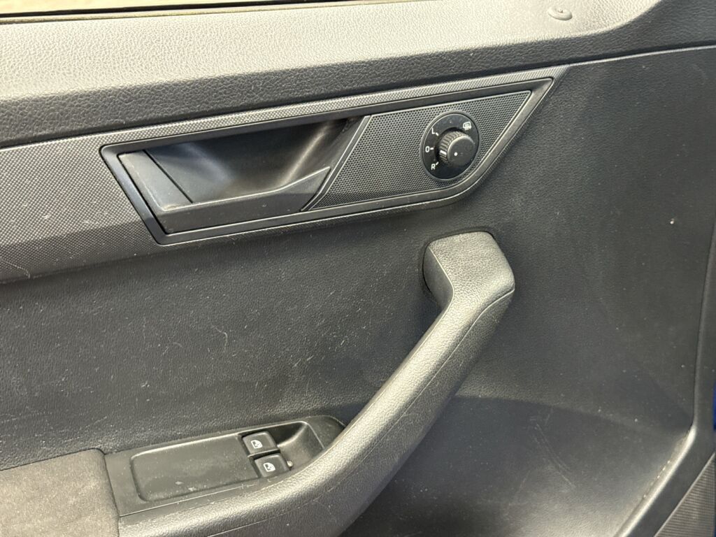 Skoda Fabia 2020 Sininen