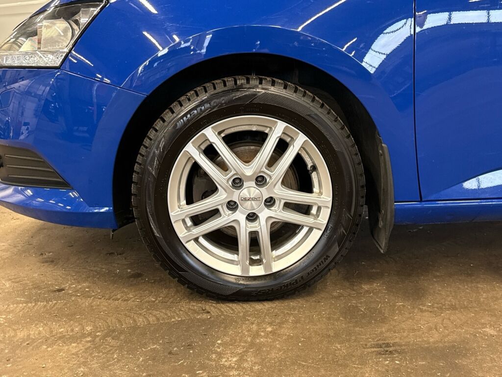 Skoda Fabia 2020 Sininen