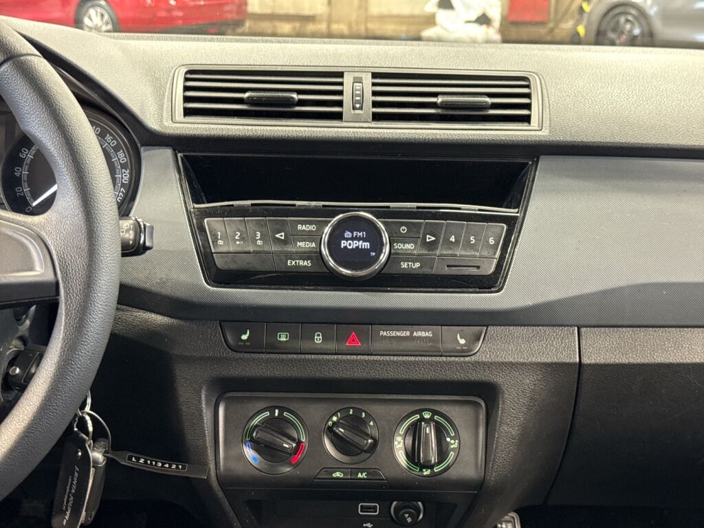 Skoda Fabia 2020 Sininen