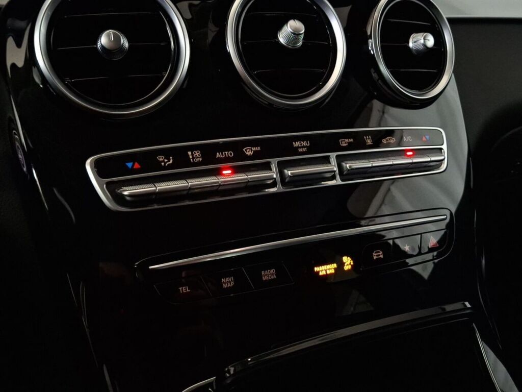 Mercedes-Benz GLC 2020 Musta