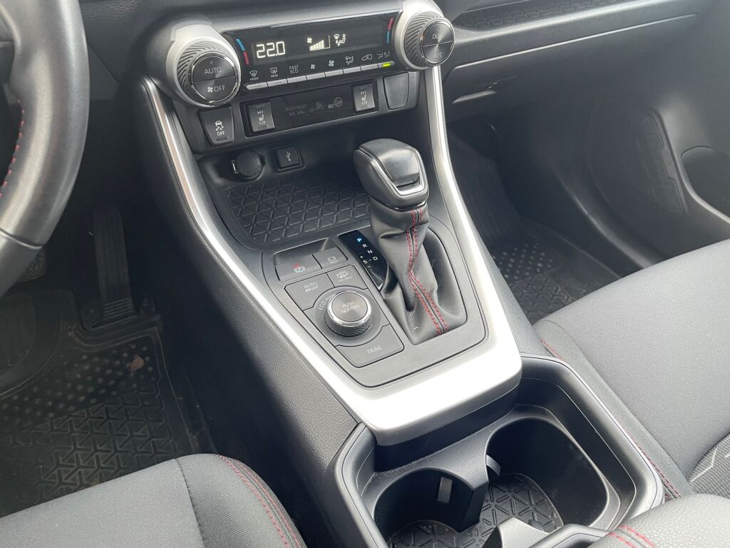 Toyota RAV4 Plug-in 2020 Hopea