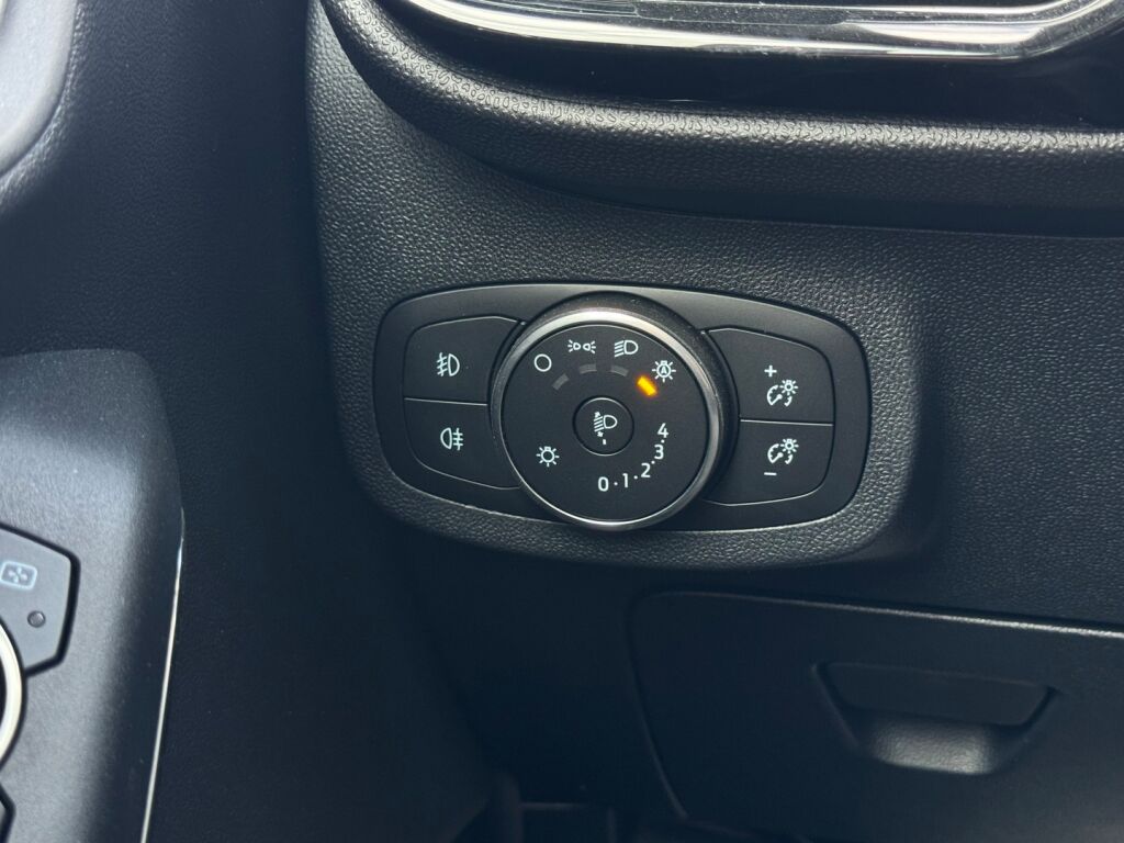 Ford Fiesta 2021 Sininen