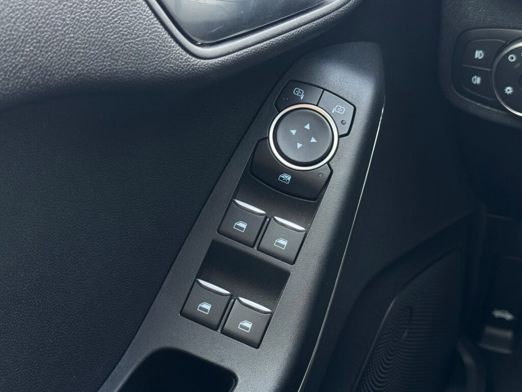 Ford Fiesta 2021 Sininen