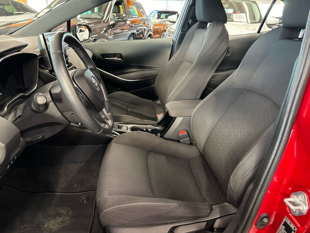 Toyota Corolla 2020 Punainen