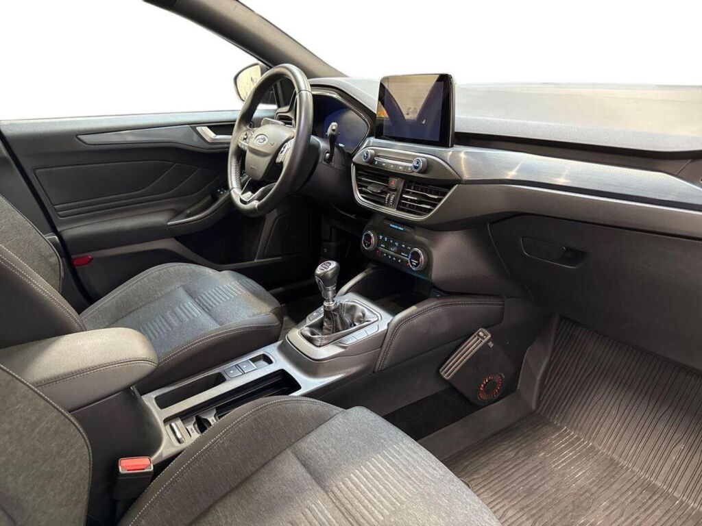 Ford Focus 2021 Musta