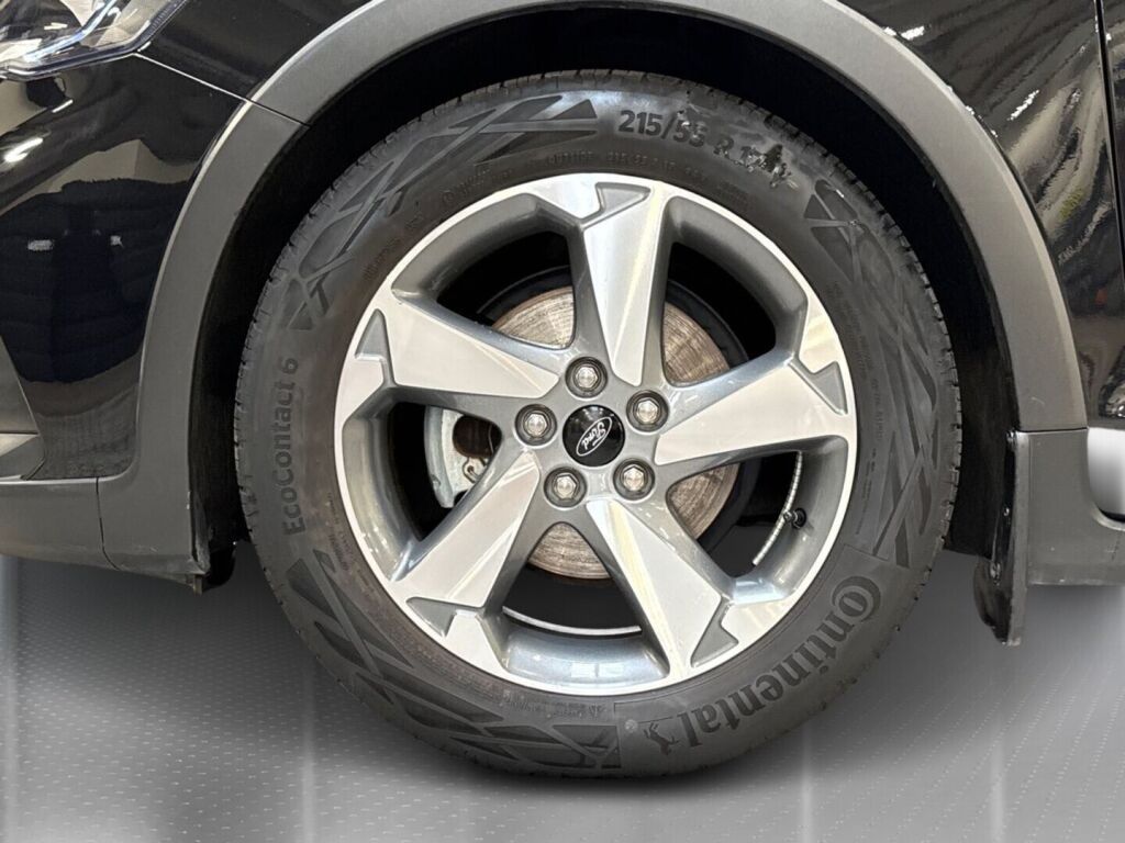 Ford Focus 2021 Musta