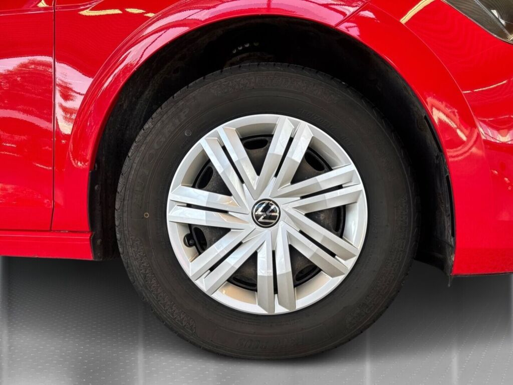 Volkswagen Polo 2021 Punainen
