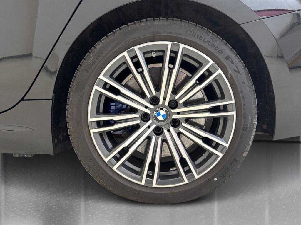 BMW 330 2021 Musta