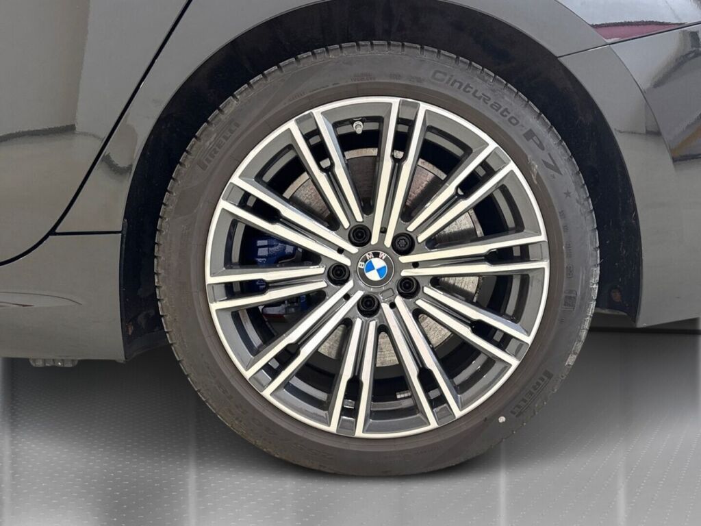 BMW 330 2021 Musta