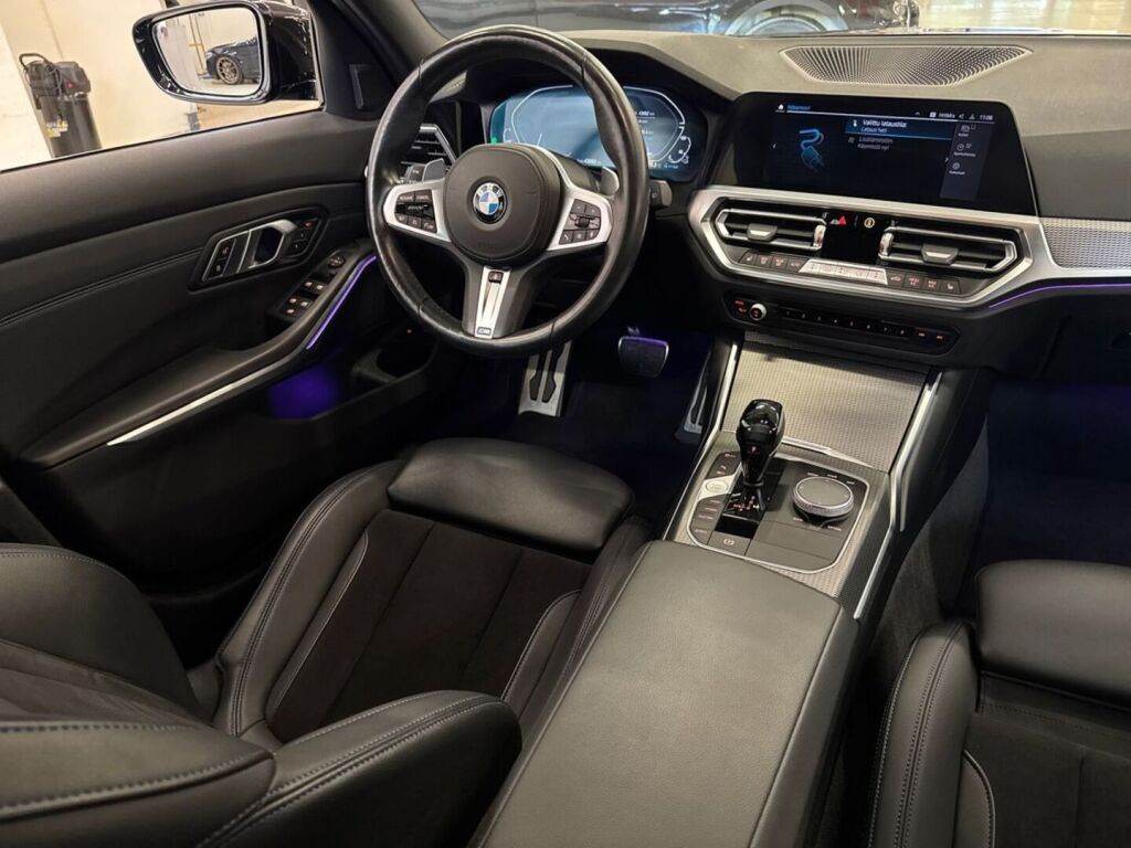 BMW 330 2021 Musta