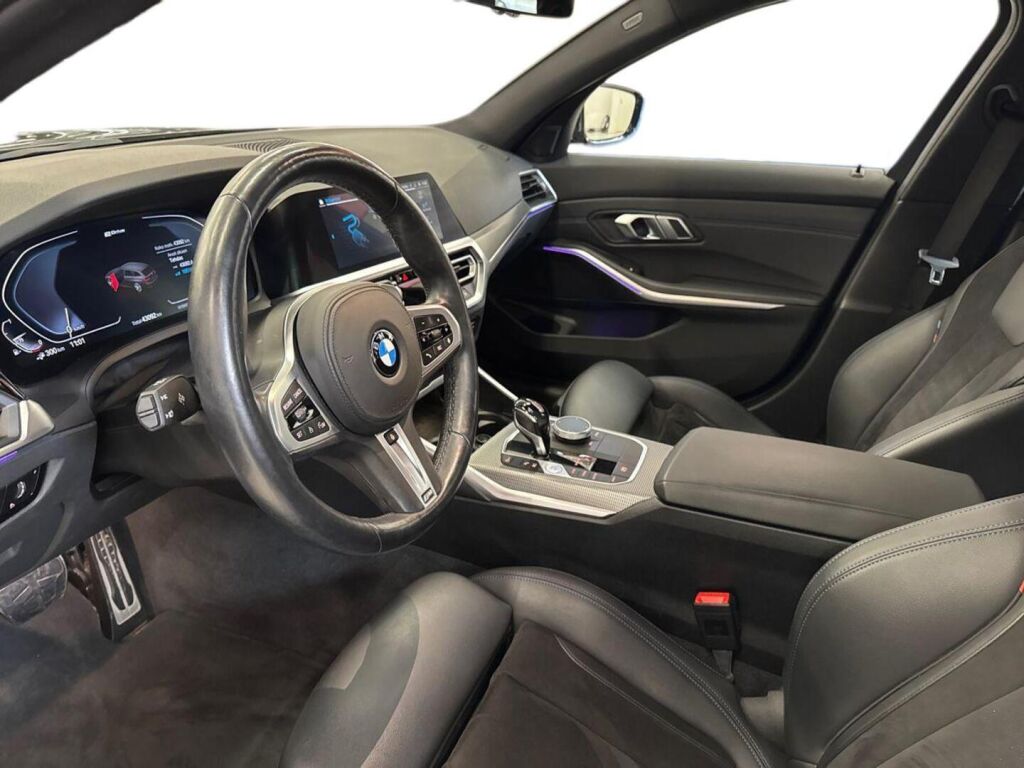 BMW 330 2021 Musta