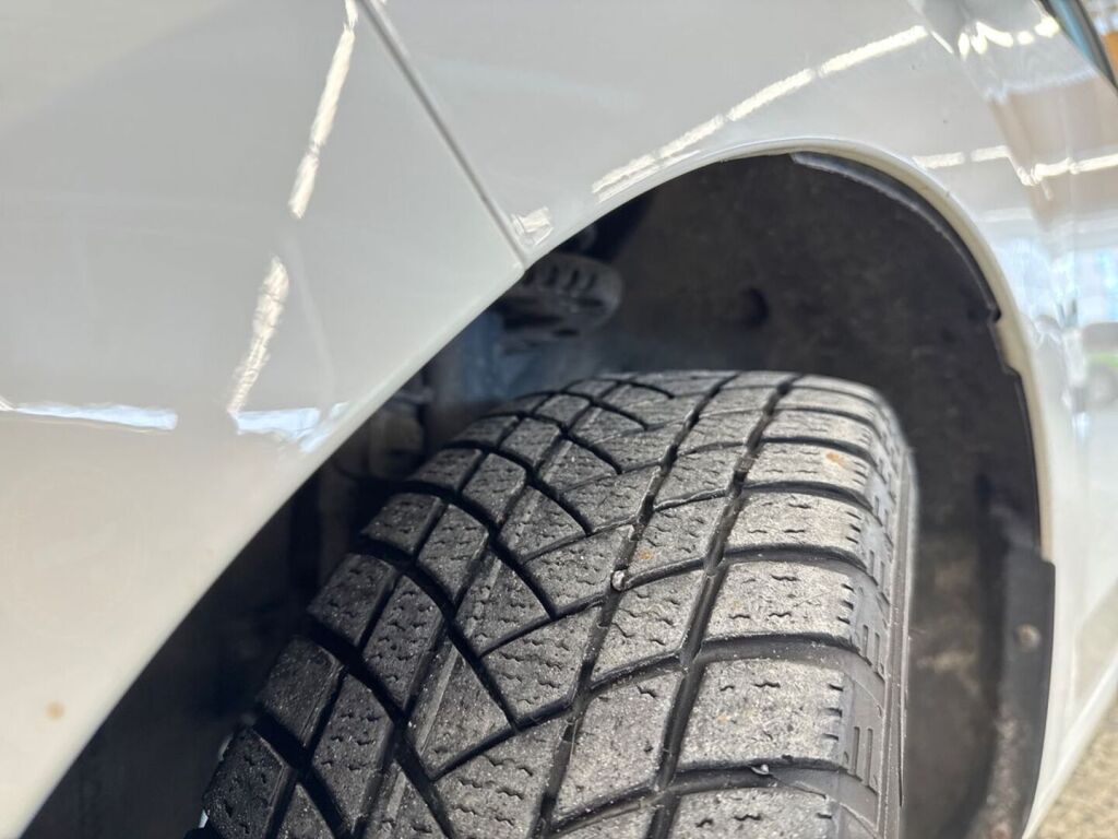 Volkswagen up! 2021 Valkoinen