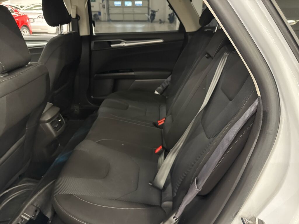 Ford Mondeo 2018 Valkoinen