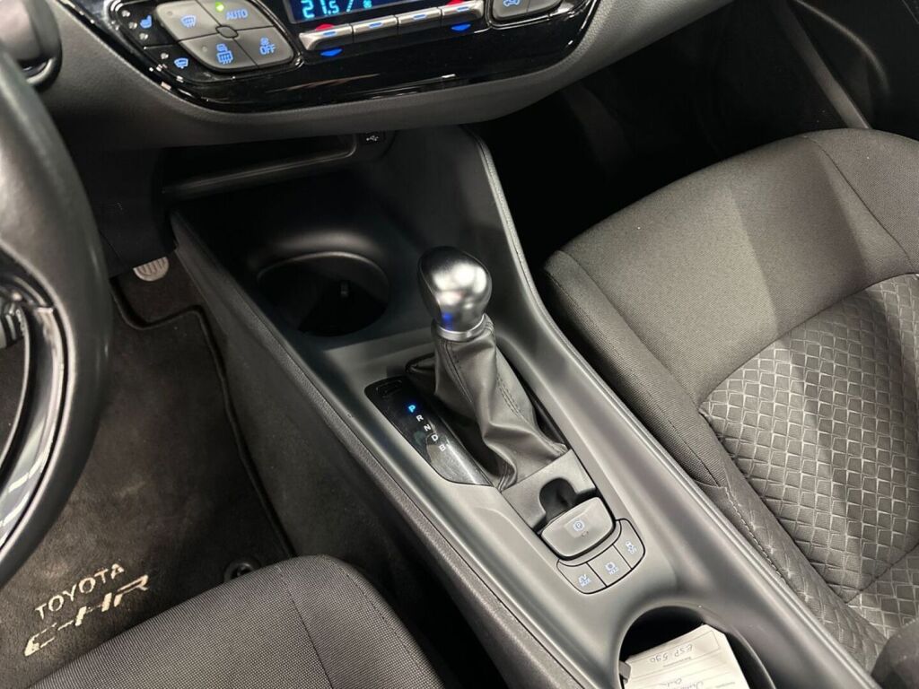 Toyota C-HR 2021 Sininen