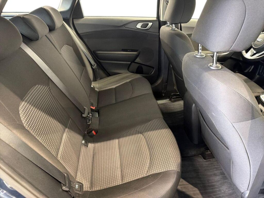 Kia Ceed 2021 Sininen
