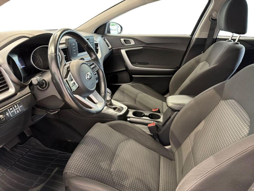 Kia Ceed 2021 Sininen