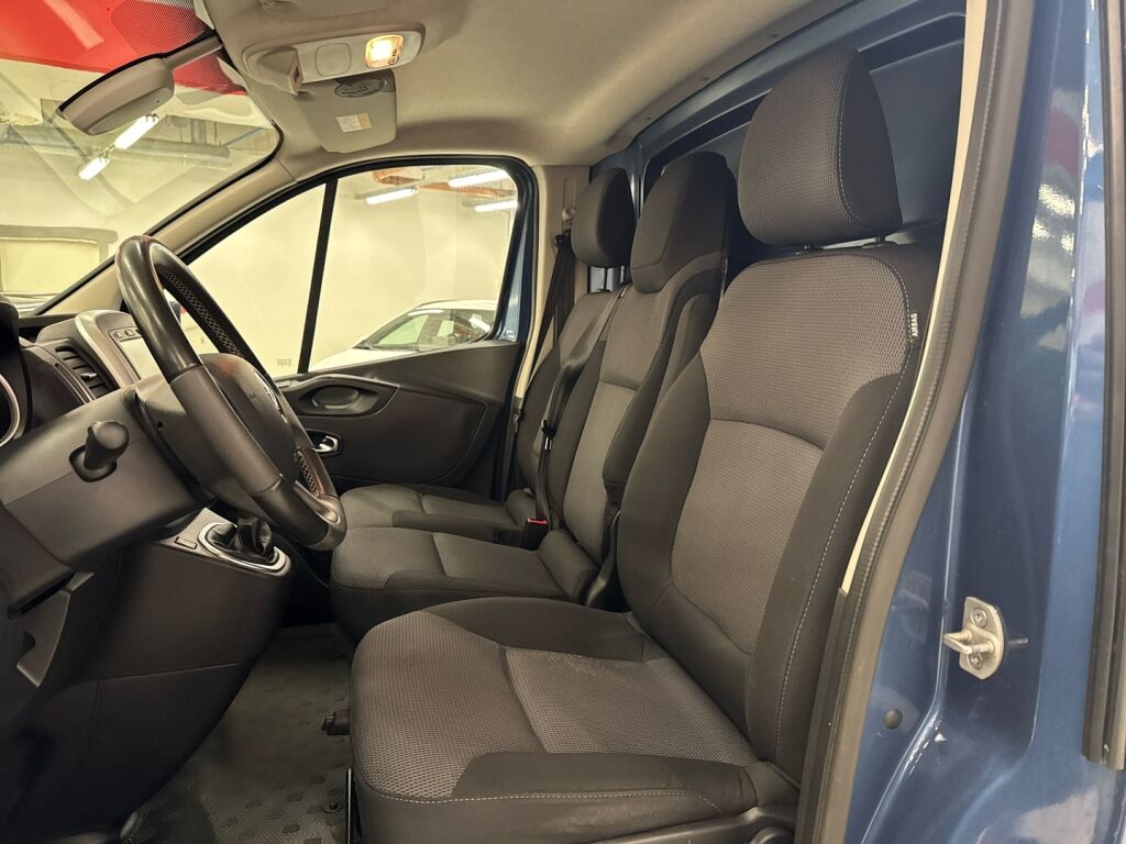 Renault Trafic 2021 Sininen