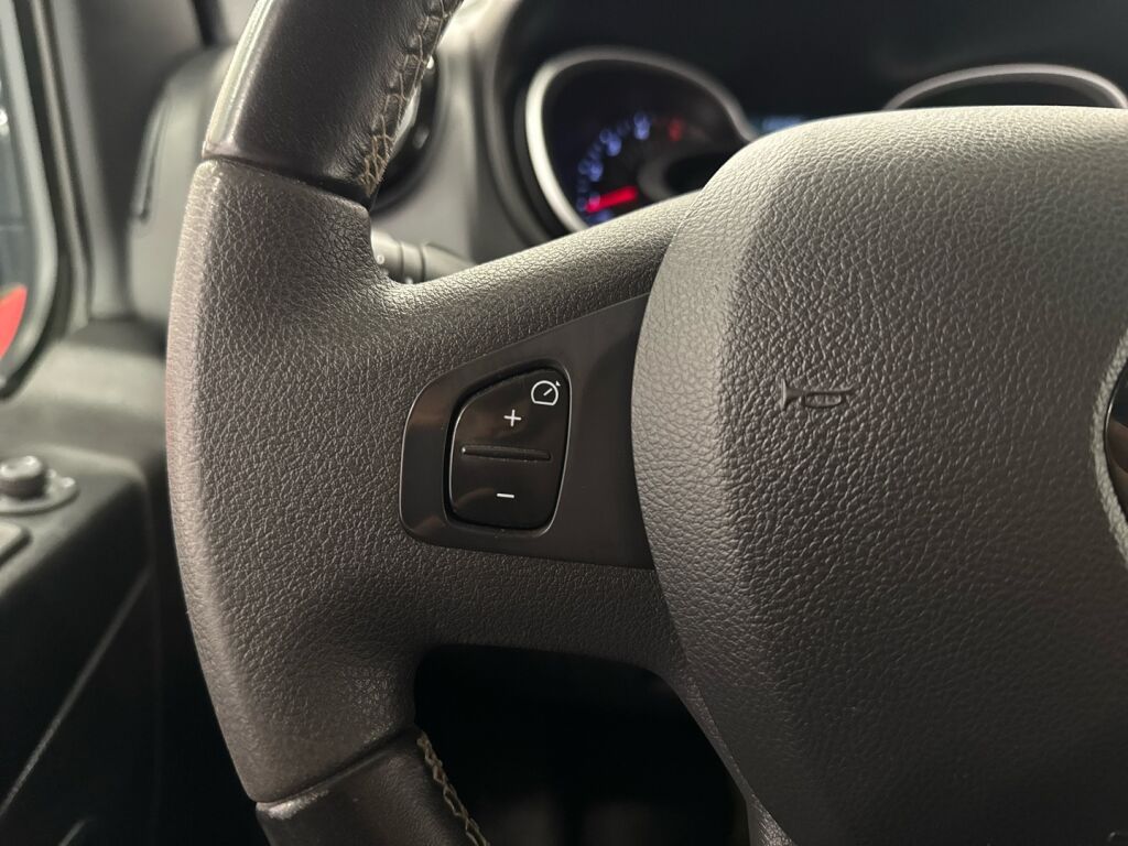 Renault Trafic 2021 Sininen