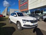 Skoda Karoq 2021 Valkoinen