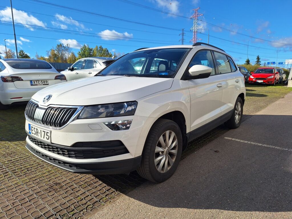 Skoda Karoq 2021 Valkoinen