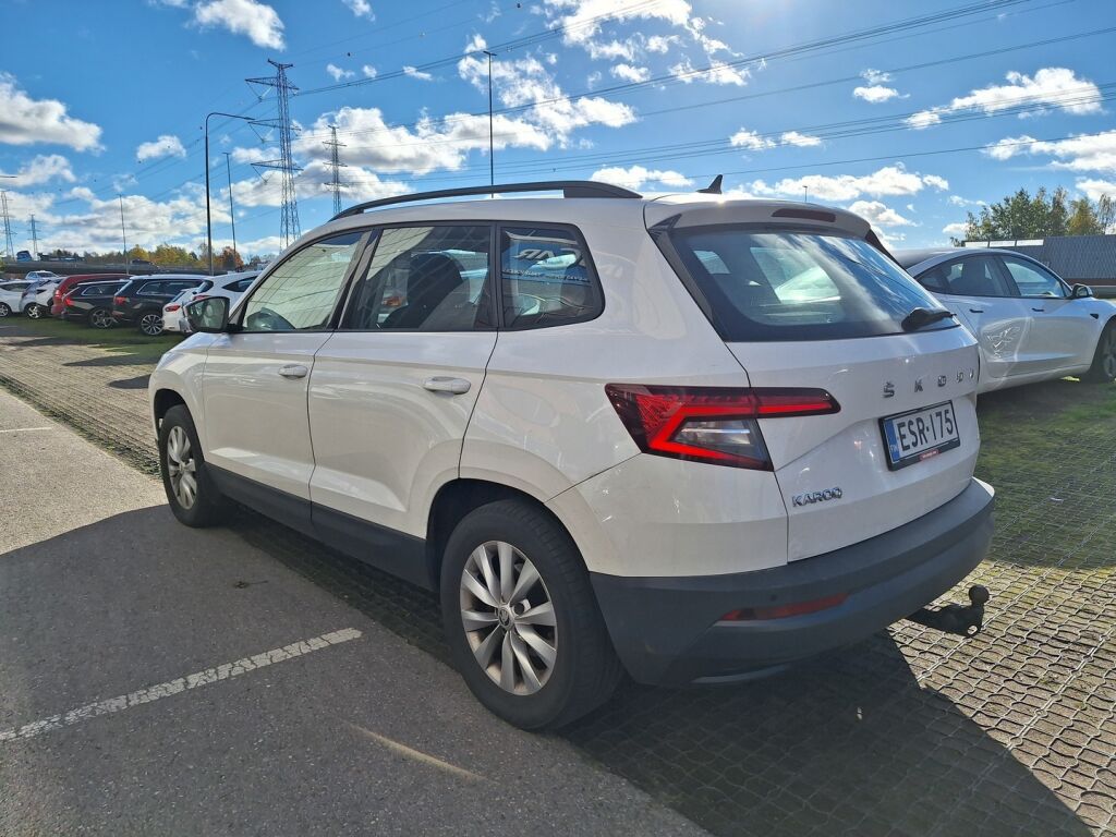Skoda Karoq 2021 Valkoinen