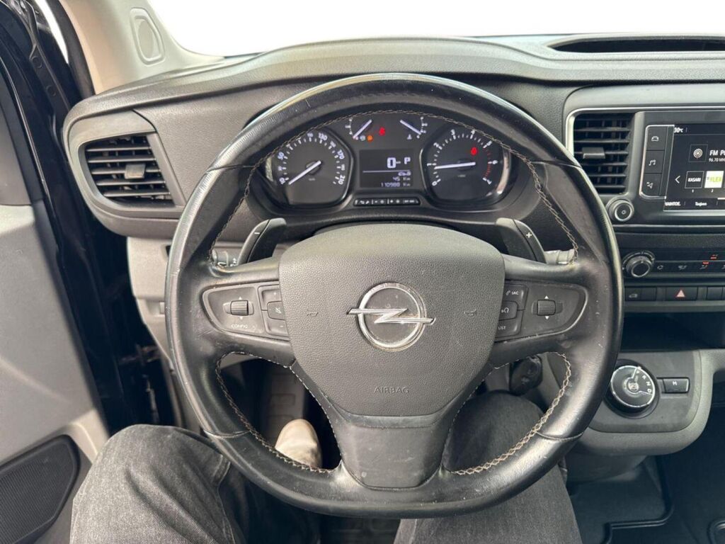Opel Vivaro 2021 Musta