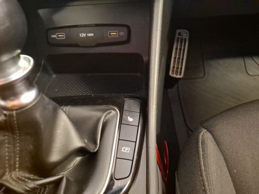 Hyundai Tucson 2021 Punainen