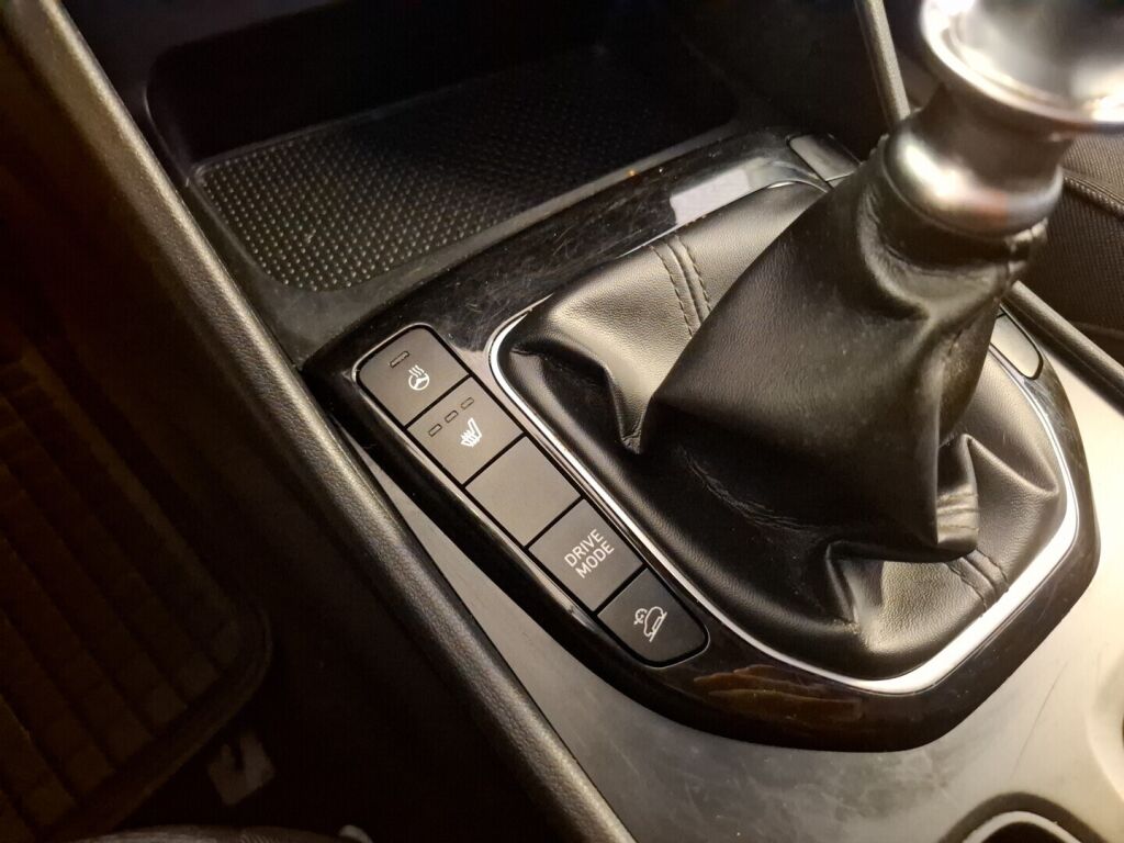 Hyundai Tucson 2021 Punainen