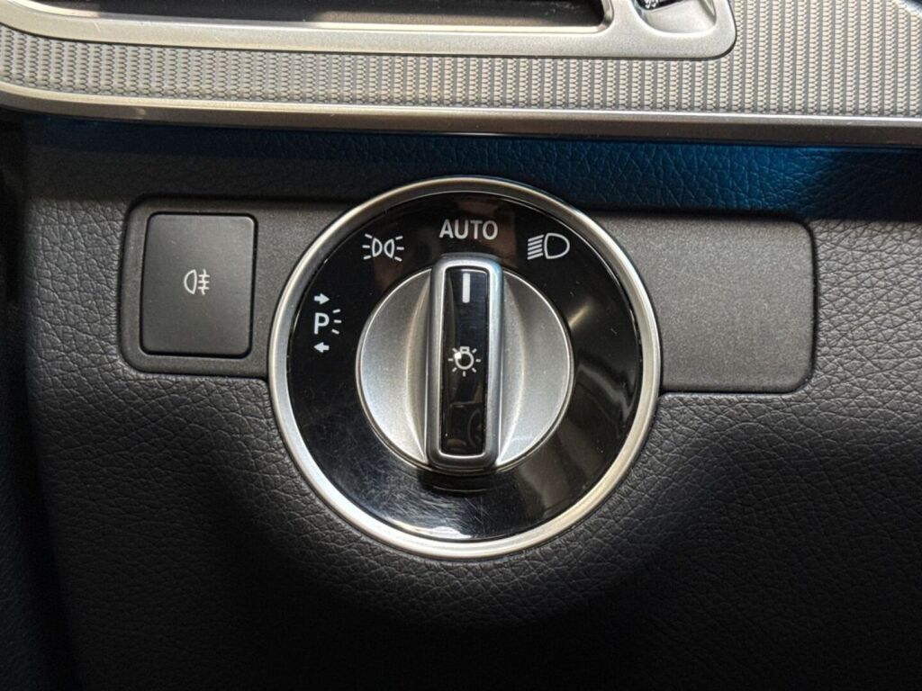 Mercedes-Benz E 2013 Musta