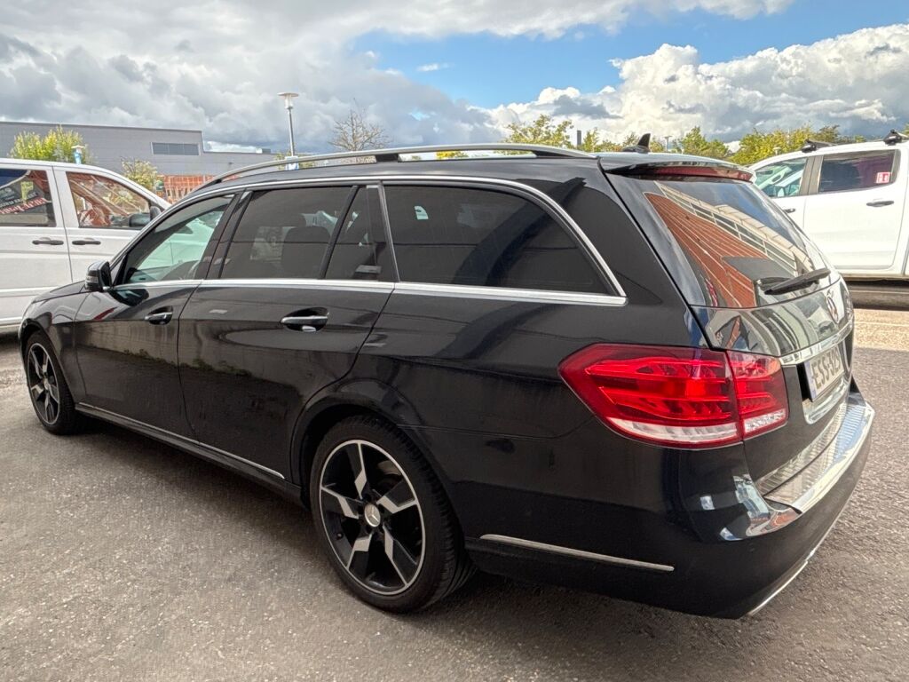 Mercedes-Benz E 2013 Musta