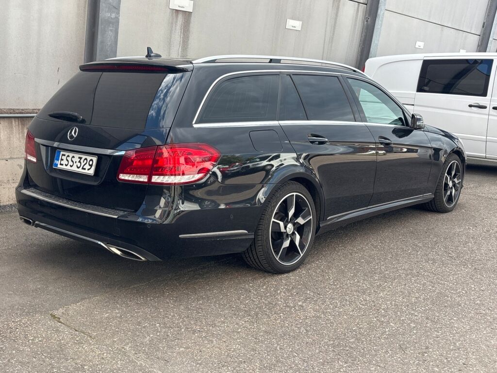 Mercedes-Benz E 2013 Musta