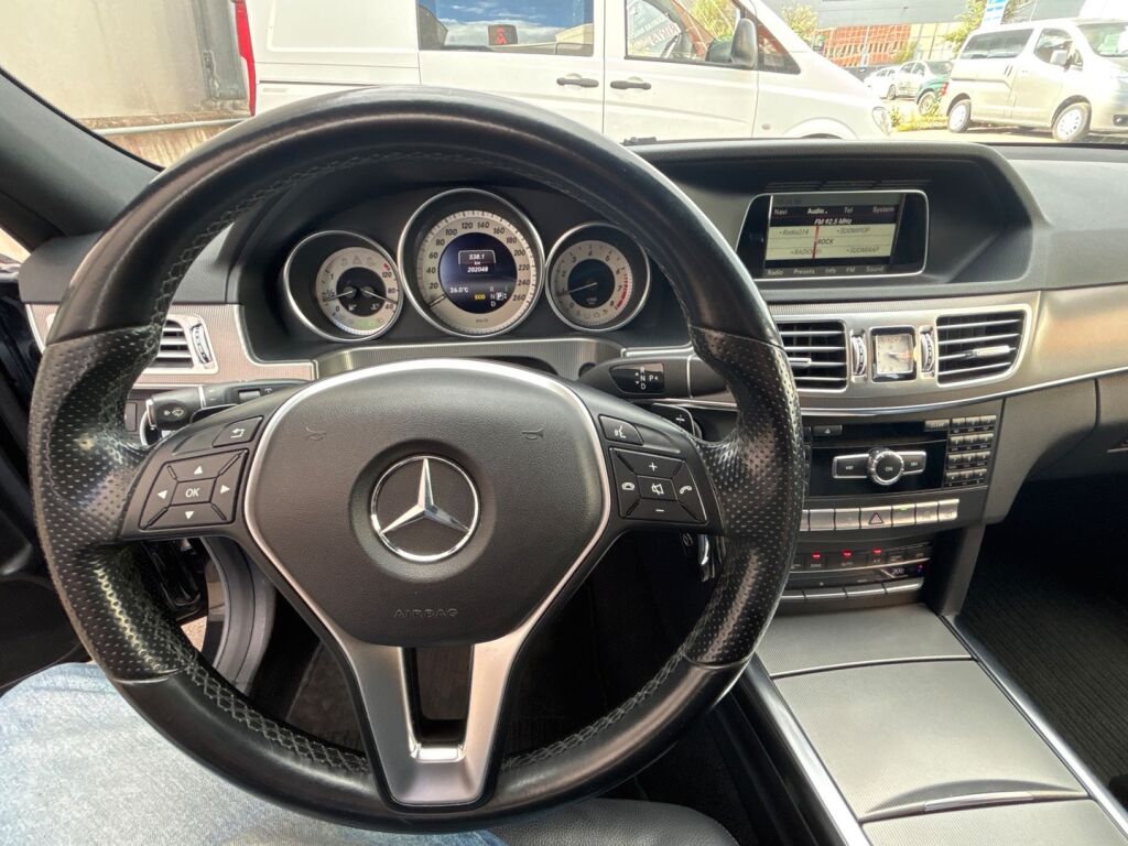 Mercedes-Benz E 2013 Musta