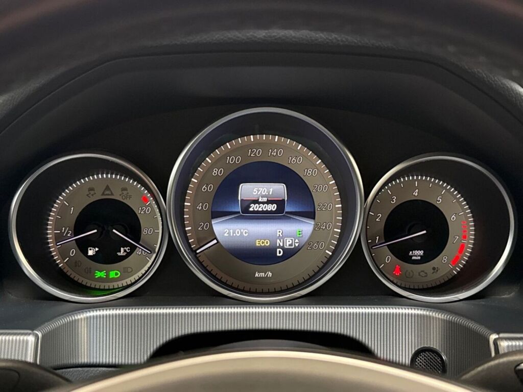 Mercedes-Benz E 2013 Musta