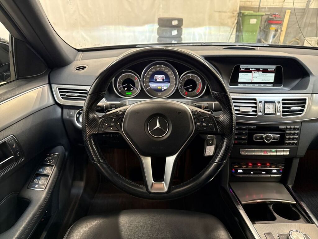 Mercedes-Benz E 2013 Musta